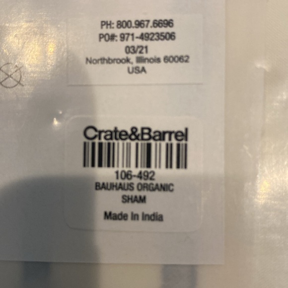 Crate and Barrel Kids, Two Standard Pillow Shams, Organic Cotton - Picture 4 of 5